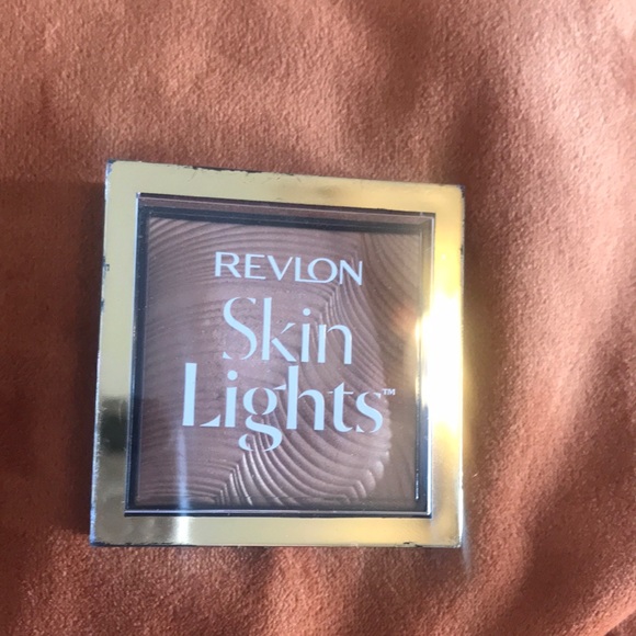 Revlon SkinLights Prismatic Bronzer (sunlit glow)* - Picture 1 of 3